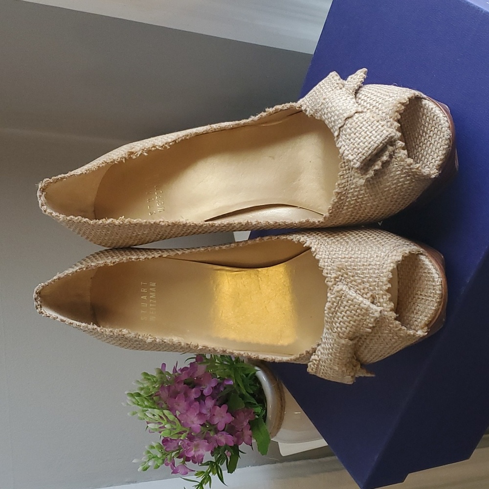 Stuart Weitzman size 9 pumps
